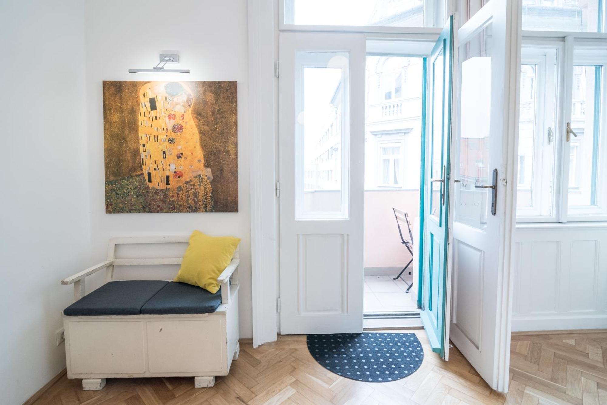 Newsunny Apartment At The Budacastle Budapest Luaran gambar