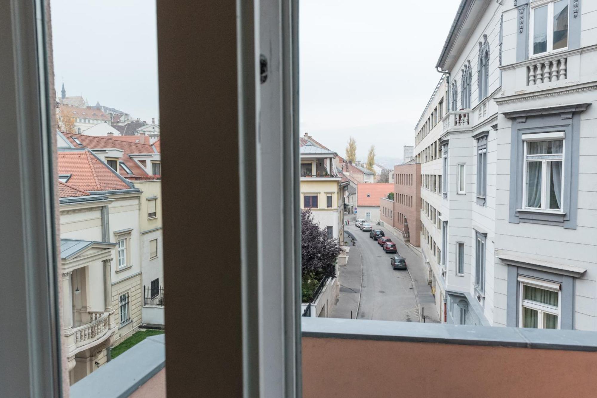 Newsunny Apartment At The Budacastle Budapest Luaran gambar
